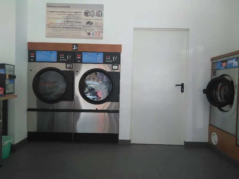 Punto Colada - Lavandería de autoservicio en Coruna (A) - foto 2