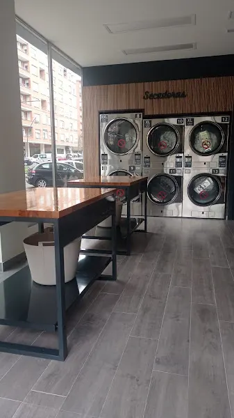 Laundry Park "Óscar" - Lavandería de autoservicio en Vitoria-Gasteiz - foto 2