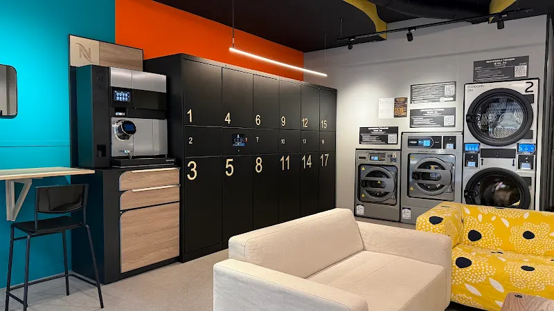 Lock&Wash Experience / Locker 24H Lavanderia - Granada