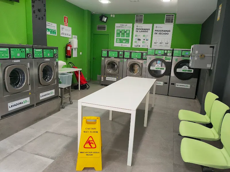 HappyLaundry Víctor Sáenz