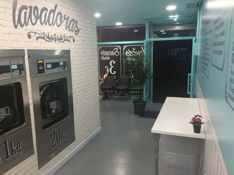 EL CUARTO DE LA COLADA - Lavandería de autoservicio en Oviedo - foto 2