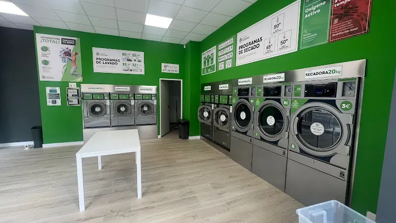 HappyLaundry Pumarín - Lavandería de autoservicio en Oviedo - foto 2