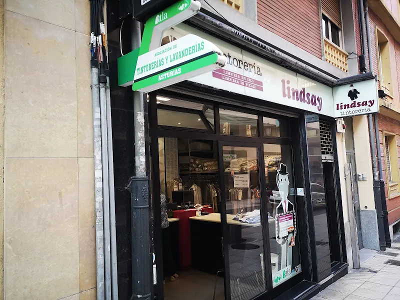 Tintorería & Co. CC Salesas - Tintorería en Oviedo - foto 3